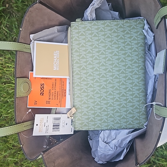 Michael Kors NWT Large Open Tote - Picture 6 of 6